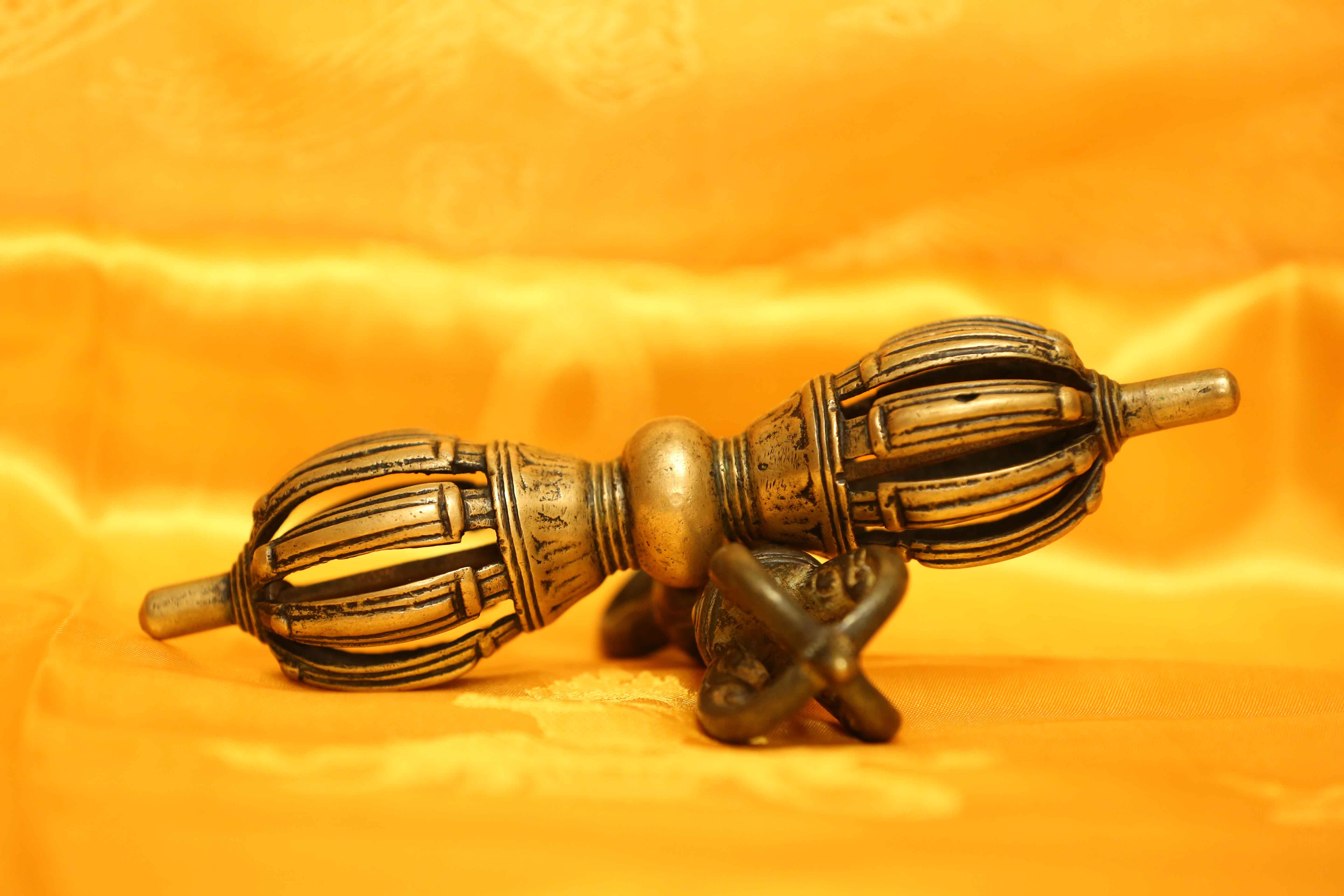 公元七世纪桑耶寺金刚坛城的莲师九股金刚杵